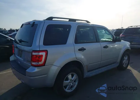 2010 Ford Escape Xlt из США, поврежденный, VIN 1FMCU9DG5AKB81093